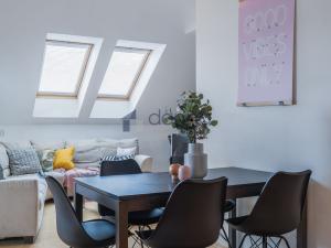 Pronájem bytu 6+kk a větší, Praha, Strojnická, 160 m2