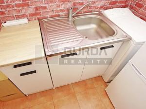 Pronájem bytu 2+kk, Libiš, 28 m2