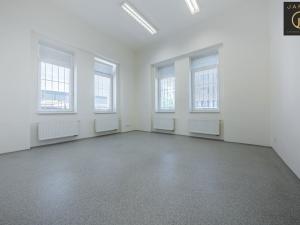 Pronájem kanceláře, Kladno, Huťská, 785 m2