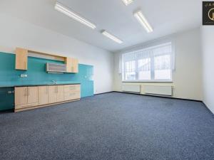 Pronájem kanceláře, Kladno, Huťská, 785 m2