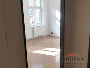Pronájem bytu 2+1, Opava, Kasárenská, 61 m2