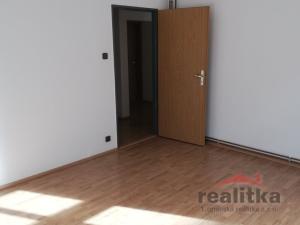 Pronájem bytu 2+1, Opava, Kasárenská, 61 m2