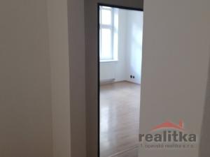 Pronájem bytu 2+1, Opava, Kasárenská, 61 m2