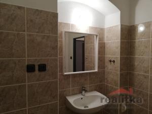Pronájem bytu 2+1, Opava, Kasárenská, 61 m2