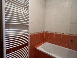 Pronájem bytu 2+kk, Karlovy Vary, Jateční, 47 m2