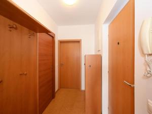 Pronájem bytu 2+kk, Praha - Zbraslav, Neumannova, 40 m2