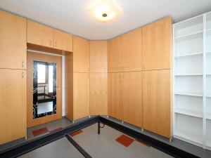 Pronájem bytu 2+kk, Praha - Zbraslav, Neumannova, 40 m2