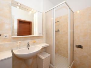 Pronájem bytu 2+kk, Praha - Zbraslav, Neumannova, 40 m2