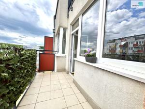 Pronájem bytu 2+kk, Praha - Vysočany, Pod Harfou, 52 m2