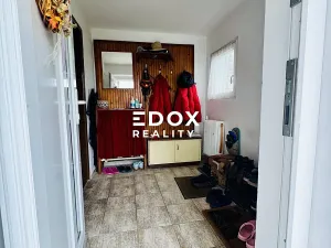 Prodej rodinného domu, Chrást, 280 m2