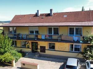 Pronájem pokoje, Zborovy, 120 m2