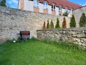Pronájem bytu 1+kk, Kladno - Kročehlavy, Nad Vápenkami, 38 m2
