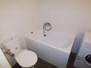 Pronájem bytu 1+kk, Praha - Vysočany, Spojovací, 22 m2