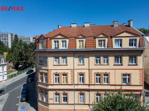 Prodej bytu 3+1, Karlovy Vary - Drahovice, nám. V. Řezáče, 80 m2