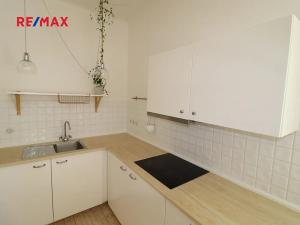 Pronájem bytu 2+kk, Praha - Holešovice, Poupětova, 55 m2