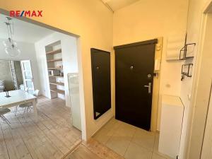Pronájem bytu 2+kk, Praha - Holešovice, Poupětova, 55 m2