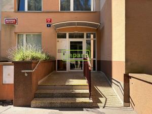 Prodej bytu 3+1, Praha, Mazovská, 74 m2