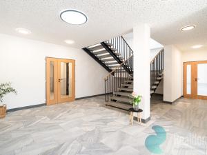 Pronájem kanceláře, České Budějovice, Školní, 610 m2