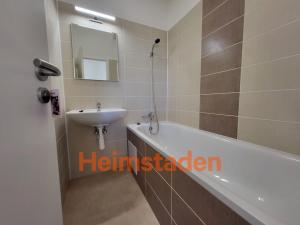 Pronájem bytu 2+1, Karviná - Nové Město, tř. Osvobození, 66 m2