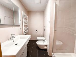Pronájem bytu 3+kk, Praha - Žižkov, Ke kapslovně, 103 m2
