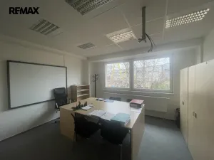 Prodej výrobních prostor, Zlín, 729 m2