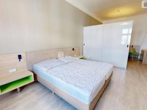 Pronájem bytu 2+kk, Opava - Město, Dolní náměstí, 95 m2