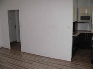 Pronájem bytu 1+kk, Pardubice - Polabiny, kpt. Bartoše, 34 m2