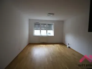 Pronájem bytu 1+kk, Praha - Michle, Hadovitá, 40 m2