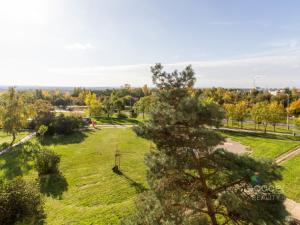 Pronájem bytu 3+1, Praha - Černý Most, Doležalova, 75 m2