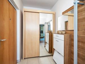 Pronájem bytu 2+kk, Praha, Lipovská, 55 m2