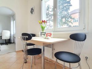 Prodej bytu 1+1, Olomouc - Holice, Slunečná, 38 m2