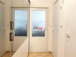 Prodej bytu 1+1, Olomouc - Holice, Slunečná, 38 m2