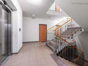 Pronájem bytu 2+kk, Praha - Libeň, U Slovanky, 60 m2