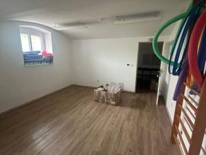 Pronájem obchodního prostoru, Teplice, K. J. Erbena, 100 m2