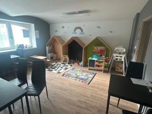 Pronájem obchodního prostoru, Teplice, K. J. Erbena, 100 m2