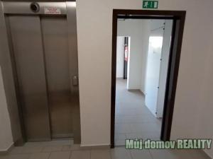 Pronájem bytu 1+1, Praha - Háje, Matúškova, 30 m2