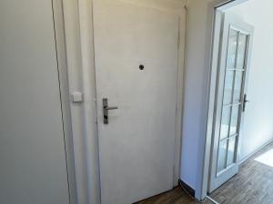 Pronájem bytu 1+1, Praha - Liboc, Ke Džbánu, 37 m2