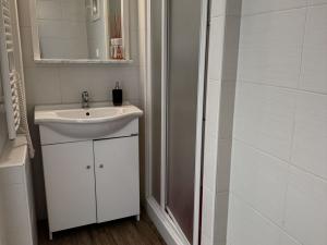 Pronájem bytu 1+1, Praha - Liboc, Ke Džbánu, 37 m2