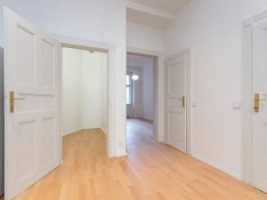 Pronájem bytu 3+1, Praha - Dejvice, Kafkova, 102 m2