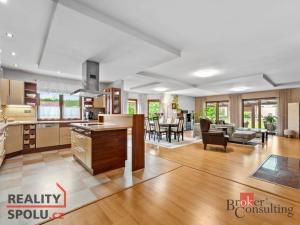 Prodej rodinného domu, Mokrovousy, 221 m2