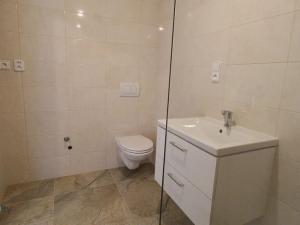 Prodej bytu 3+1, Praha - Horní Měcholupy, Livornská, 78 m2