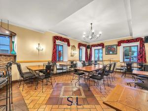 Pronájem restaurace, Nový Bor, nám. Míru, 100 m2