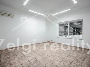 Pronájem skladu, Valtice, Zámek, 1192 m2