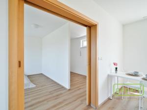 Pronájem bytu 2+kk, Praha, Hartigova, 60 m2