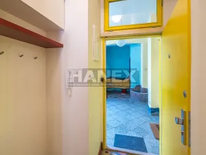 Pronájem bytu 1+1, Praha - Smíchov, Viktora Huga, 38 m2