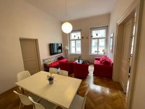 Pronájem bytu 4+1, Praha - Smíchov, Na bělidle, 109 m2