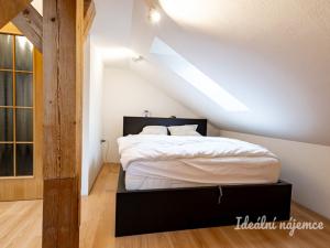 Pronájem bytu 3+kk, Praha - Smíchov, Na Zatlance, 128 m2