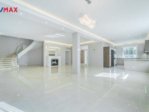 Prodej rodinného domu, Šestajovice, Myslivečkova, 389 m2