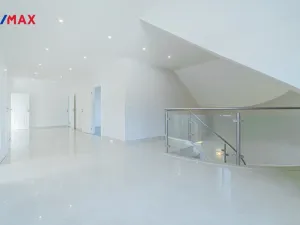 Prodej rodinného domu, Šestajovice, Myslivečkova, 389 m2