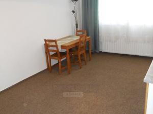 Pronájem bytu 1+kk, Český Krumlov - Nádražní Předměstí, Vyšehrad, 27 m2